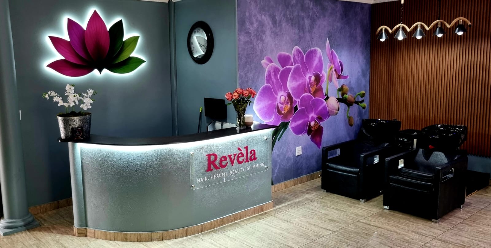 Revèla Studio Reception